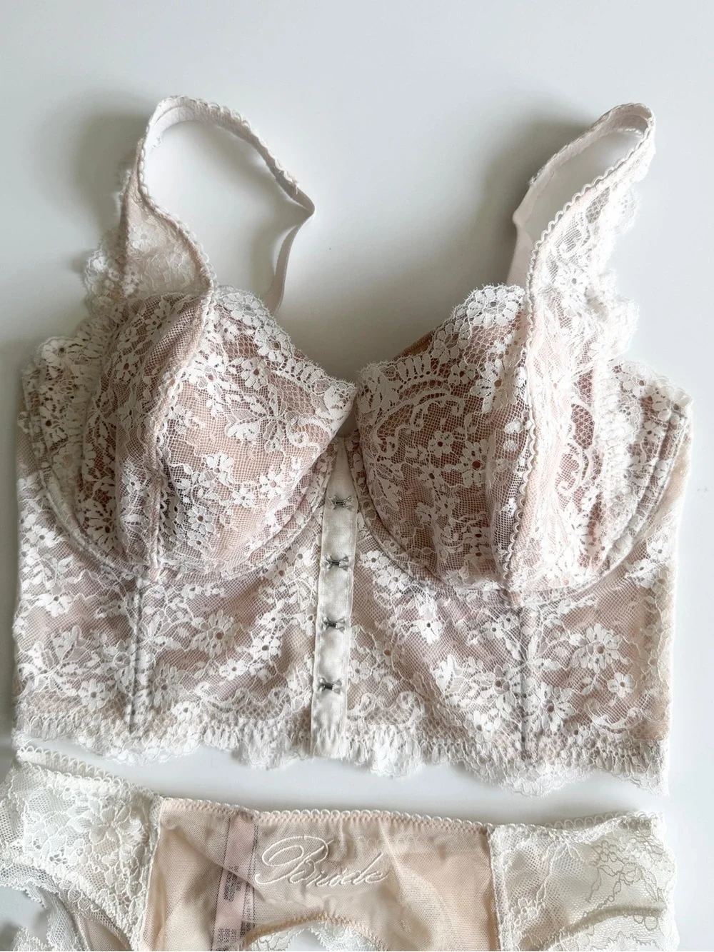 34DDD MEDIUM Victoria’s Secret 3PCS bridal bra set garter belt thong panties